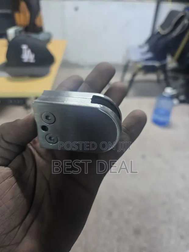 D Clamp / Bracket ya Kioo kwa Balustrade - 1