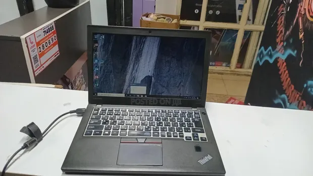 Laptopi ya Lenovo ThinkPad X270 - 1