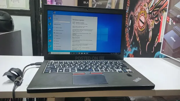Lenovo ThinkPad X270 Laptop - Core i3, 4GB RAM, 1TB HDD - 1