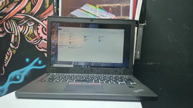 Lenovo ThinkPad X270 Laptop - Core i3, 4GB RAM, 1TB HDD - 1