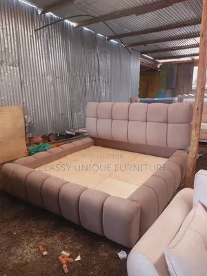 Kitanda cha Padded 5x6 - Taupe Velvet