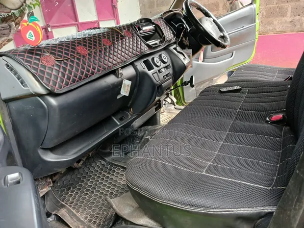 Toyota HiAce 2011 Commuter DX - 1