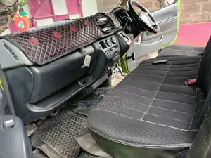 Toyota HiAce 2011 Commuter DX
