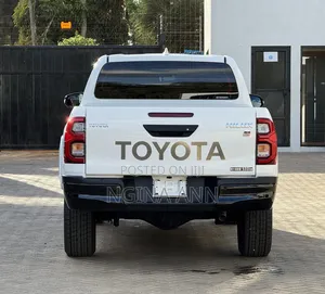 Toyota Hilux GR Sport 2021