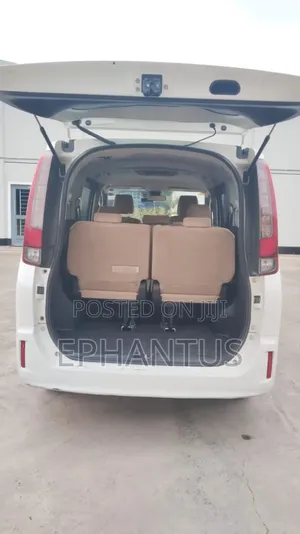 Toyota Noah 2.0 FWD (8 Seater) 2017 White