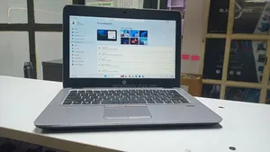 Laptop HP EliteBook 820 G3 - Core i5, 4GB RAM, 128GB SSD