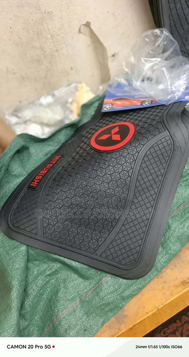 5pc Mitsubishi Nyeusi Universal Standard Fit Floor Mats - 1