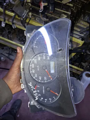 Saa ya Dashboard ya Toyota Wish 2005