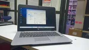 Laptop HP EliteBook 820 G3 - Core i5, 4GB RAM, 128GB SSD