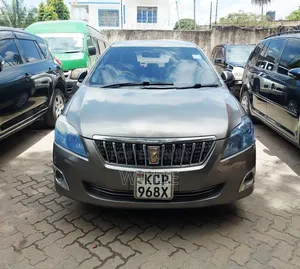 Toyota Premio 2013 Dhahabu