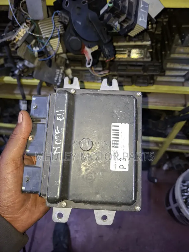 Nissan Note E11 ECU - 1