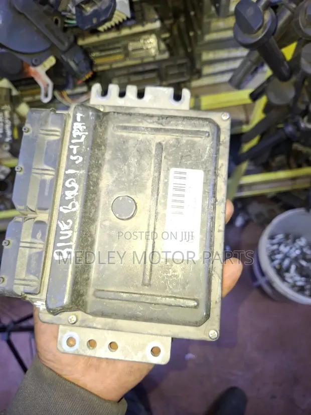 Nissan Bluebird ECU - 1