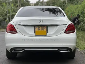 Mercedes-Benz C200 2016 Polar White
