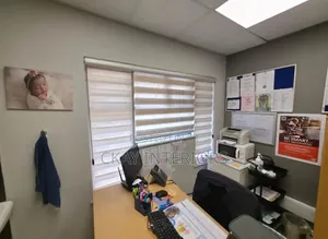 Blinds/Vitambaa vya Ofisi - Vipya Kabisa