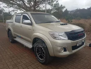Toyota Hilux Double Cab 2011 Beige