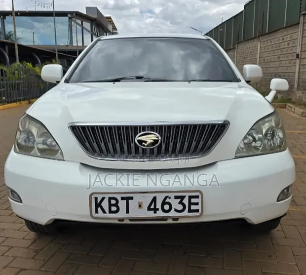 Toyota Harrier 2005 White - 1
