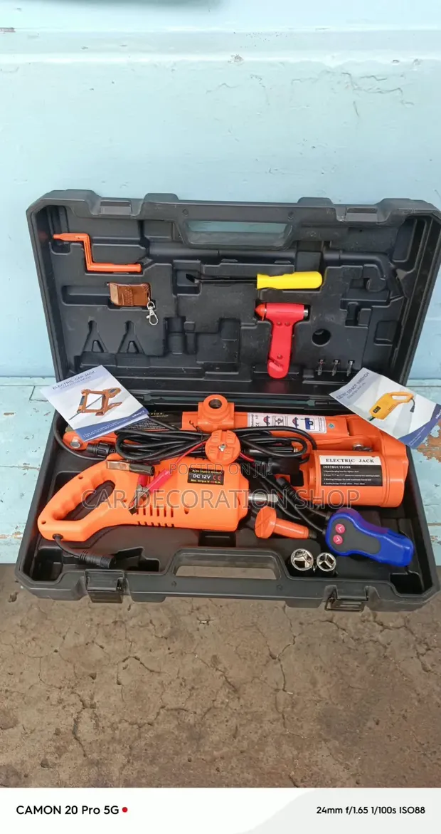 3 Ton Electric Car Jack with Wrench & Remote - 1