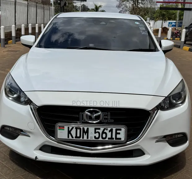 Mazda Axela 2017 White - 1