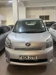 Toyota Voxy V 2WD 8-Seater 2010 Silver - 4