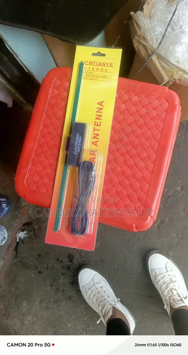 Antena ya Redio ya Gari ya AM/FM Iliyoimarishwa Universal - 1