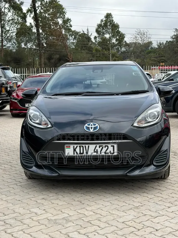 Toyota Aqua 2018 Black - 1