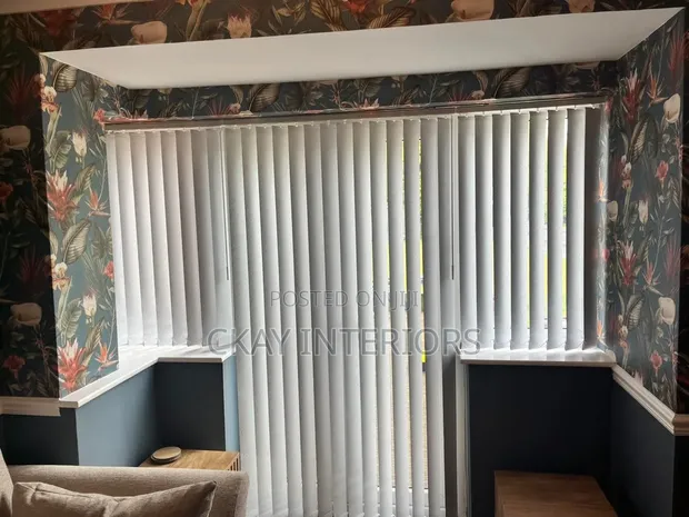 Vertical Blinds za Madirisha ya Ofisi - 1