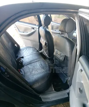 Toyota Corolla 2003 Nyeusi