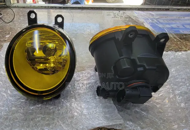 Valeo Yellow Fog Lights - Universal Fit - 1