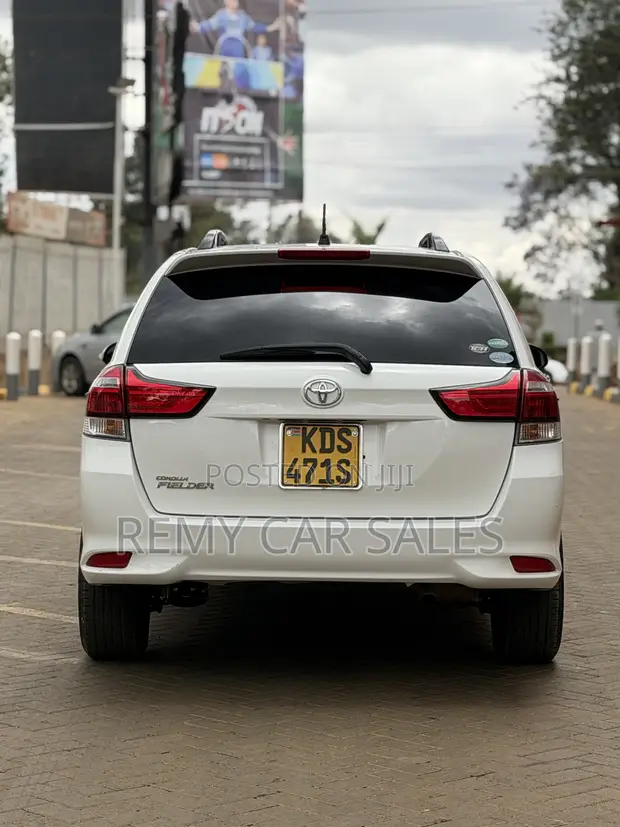 Toyota Corolla Fielder 2019 White - 1