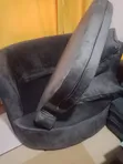 Kochi ya Velvet ya 2-Seater Karibu Mpya na Miguu ya Mbao - 1