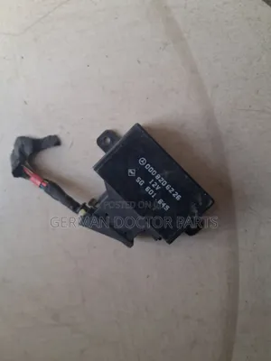 Mercedes-Benz W124 Seat Heating Control Module