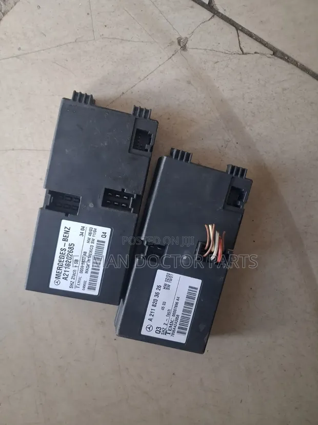 Mercedes-Benz W211 Seat Heating Control Module (Temic) - 1