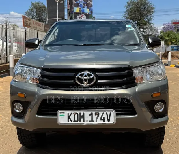 Toyota Hilux 2.4 GD-6 Double Cab 2023 - 1