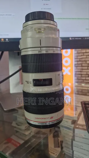 Canon EF 70-200mm f/2.8L IS III USM Lens (Used)