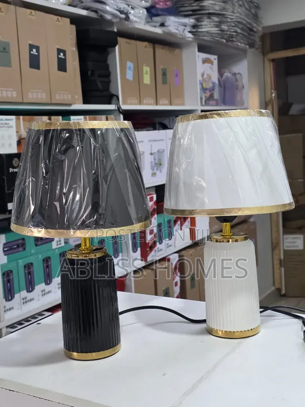 Nordic Vintage Table Lamp - 1