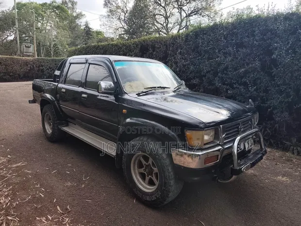 Toyota Hilux 2003 Double Cab - 1