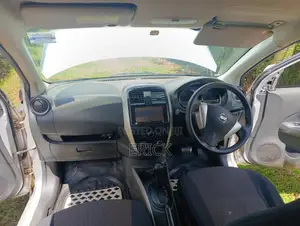 Nissan Latio 2014 Nyeusi