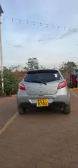 Mazda Demio 2013 Nyeusi - 3