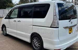 Nissan Serena Highway Star 2016