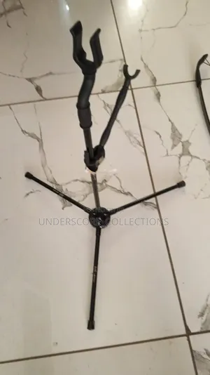 Bow Stand Nyeusi