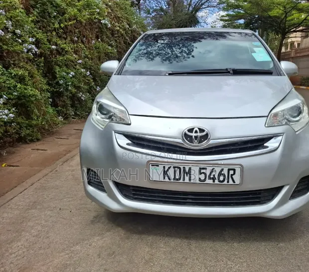 Toyota Ractis 2016 Silver - 1