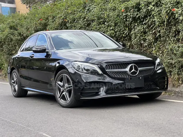 Mercedes-Benz C200 2019 Nyeusi - 1