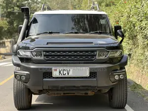 Toyota FJ Cruiser 4x4 Automatic 2012 Nyeusi