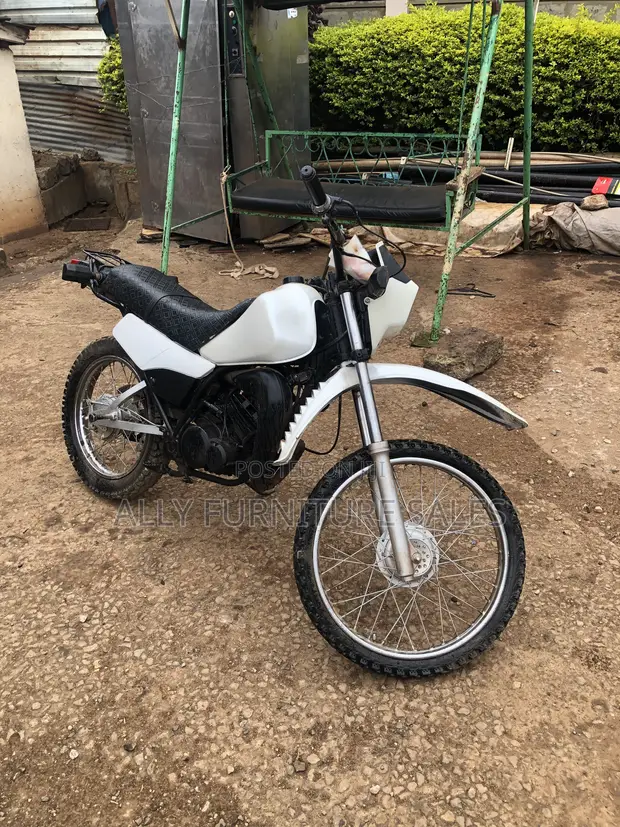 Yamaha DT125 2001 Nyeupe - 1
