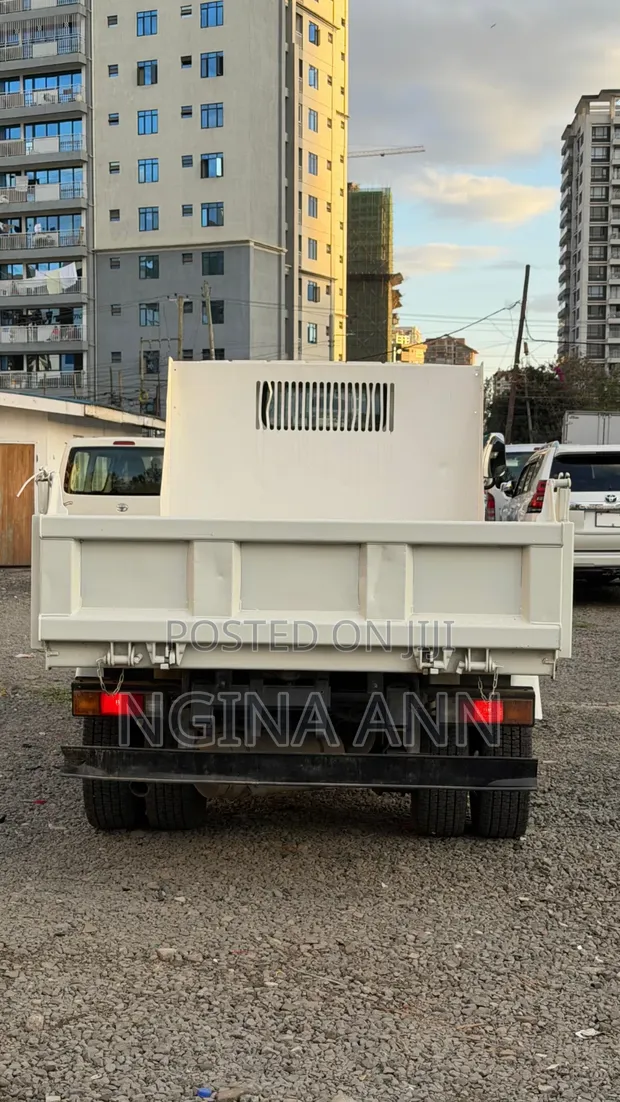 Mitsubishi Canter Tipper 2019 - 1
