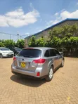 Subaru Outback 2.5i 2010 Silver - 2