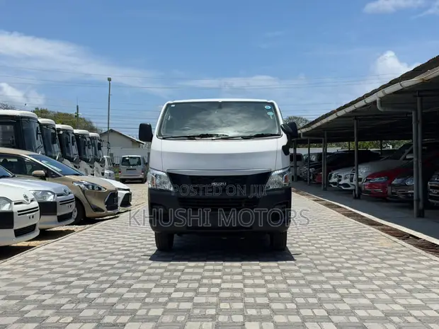 Isuzu Como 2020 Nyeupe - 1