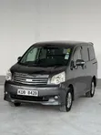 Toyota Noah 2.0 143hp AWD (7 Seater) 2013 Silver - 2