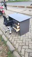 Boss Office Products Dawati la Ofisi ya Nyumbani na Droo na Kiti - 1