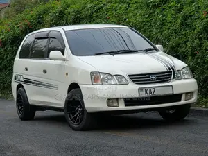 Toyota Gaia 2000